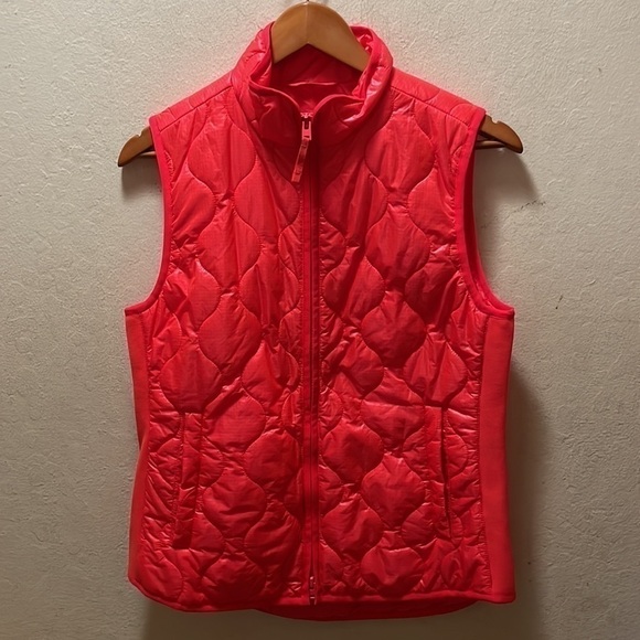 J. Crew Women's Primaloft Layering Vest in the Color Sweet Persimmon Siz… - Picture 3 of 7